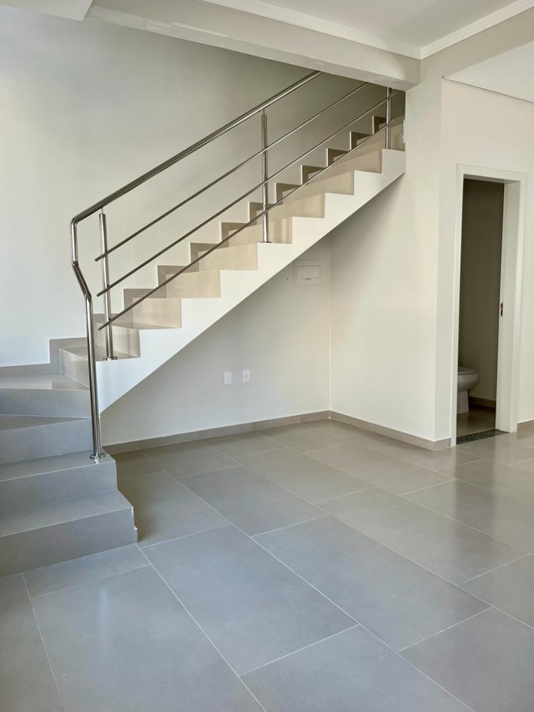 Imagem Sobrado com 3 Quartos à Venda, 116 m²em Bom Retiro - Joinville