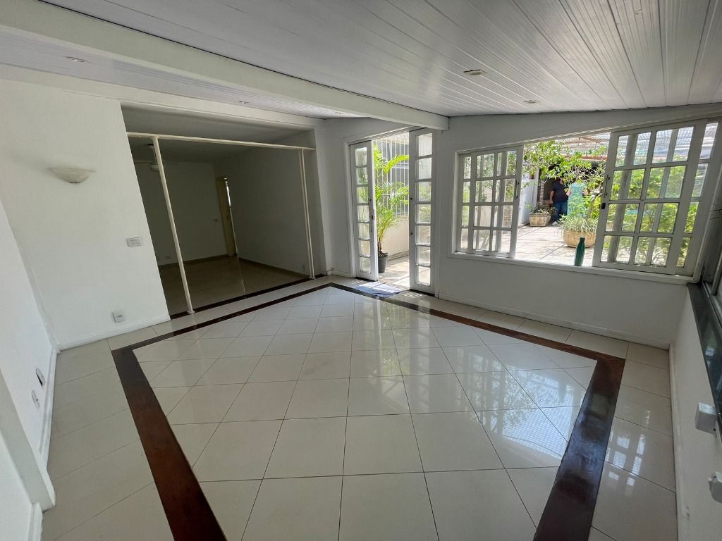 Imagem Apartamento com 2 Quartos à Venda, 142 m²em Icaraí - Niterói Imagem Apartamento com 2 Quartos à Venda, 142 m²em Icaraí - Niterói