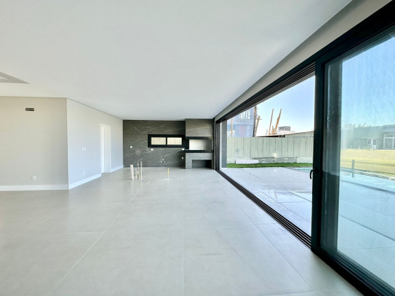 Imagem Casa de Condomínio com 4 Quartos à Venda, 250 m²em Zona Nova - Capão da Canoa