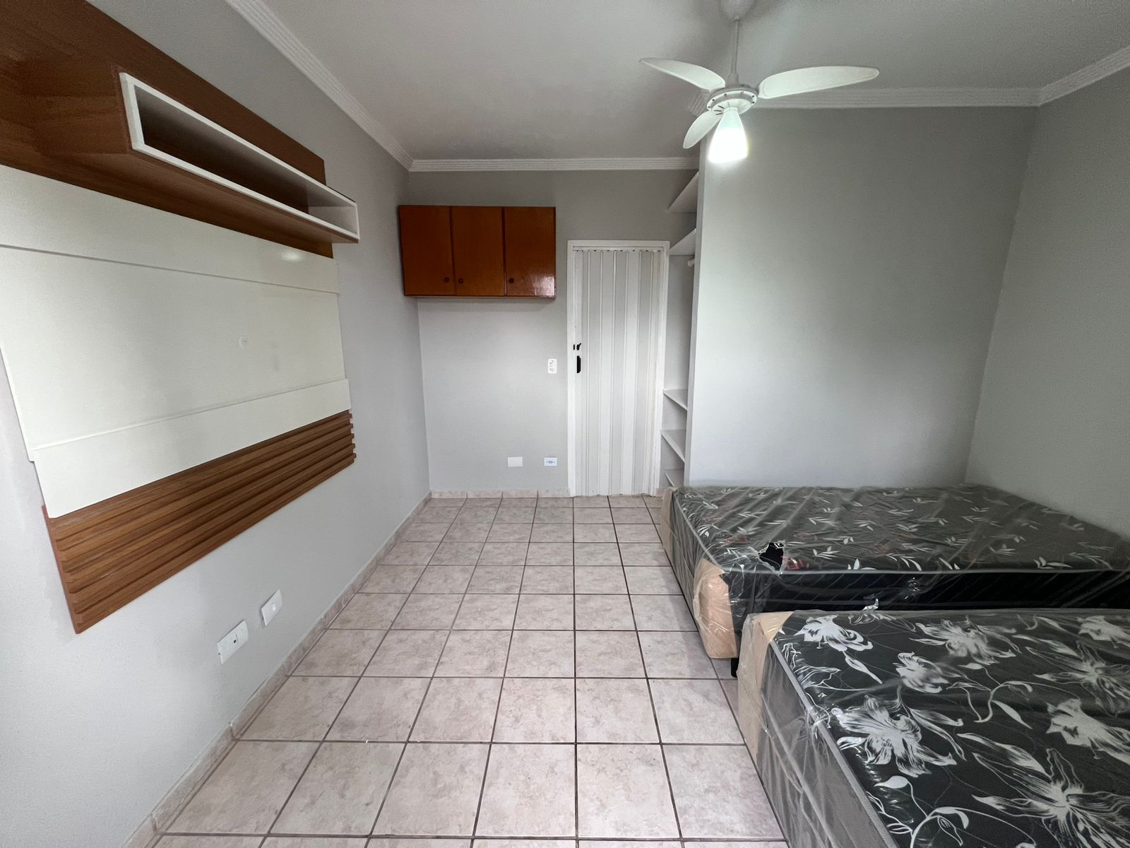 Imagem Apartamento com 1 Quarto à Venda, 40 m² em Tupi - Praia Grande Imagem Apartamento com 1 Quarto à Venda, 40 m² em Tupi - Praia Grande