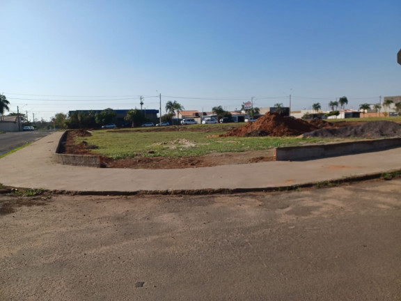 Imagem Terreno à Venda, 3.300 m² em Concórdia I - Araçatuba Imagem Terreno à Venda, 3.300 m² em Concórdia I - Araçatuba