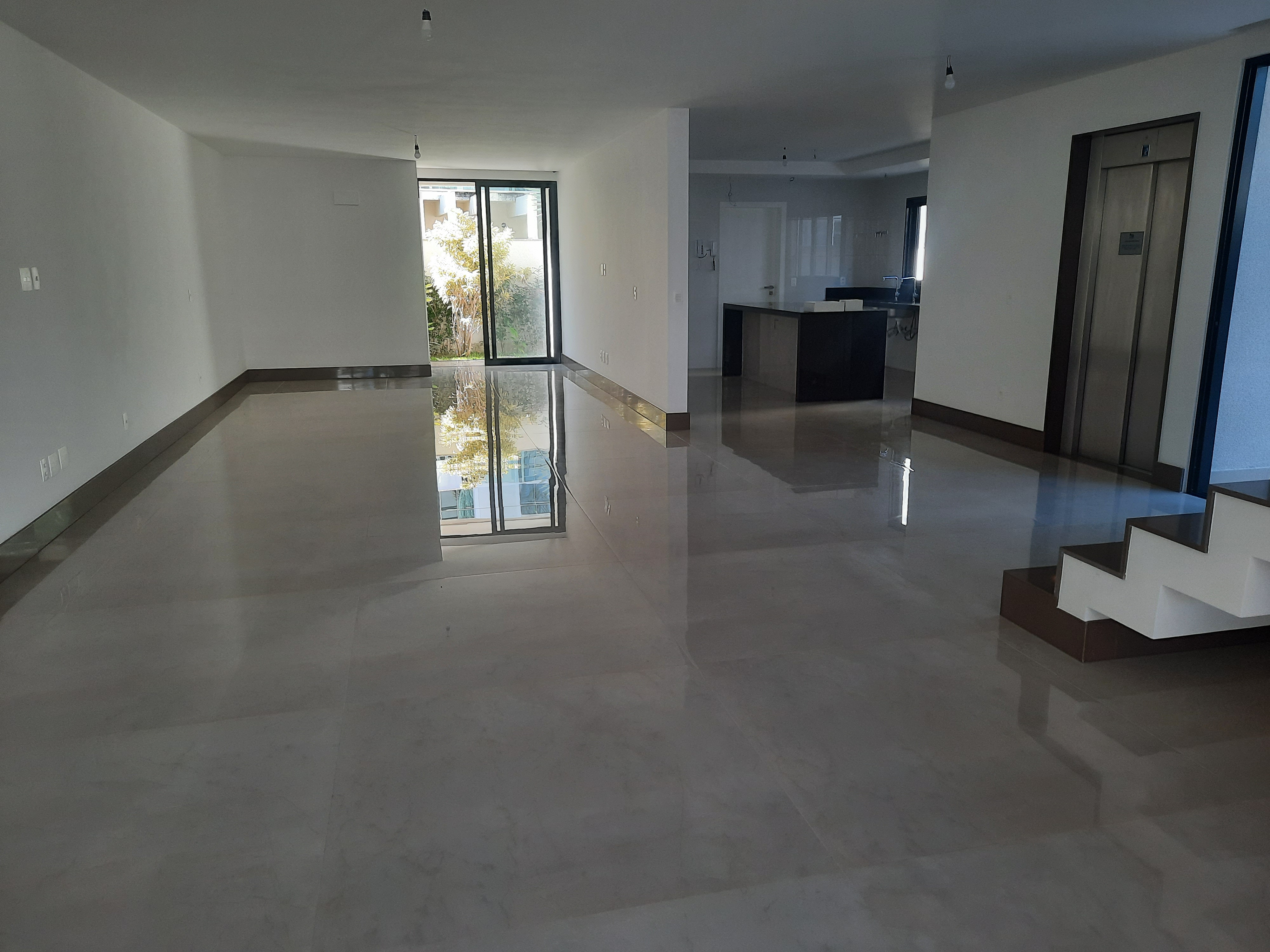 Imagem Casa com 4 Quartos à Venda, 460 m²em Recreio dos Bandeirantes - Rio de Janeiro Imagem Casa com 4 Quartos à Venda, 460 m²em Recreio dos Bandeirantes - Rio de Janeiro