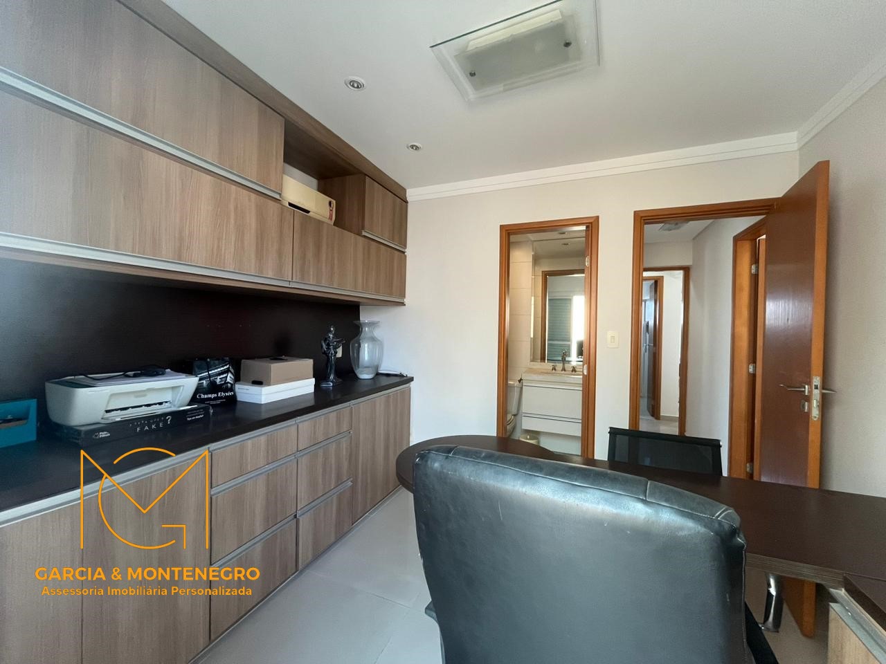 Imagem Apartamento com 3 Quartos para Alugar, 200 m²em Gonzaga - Santos