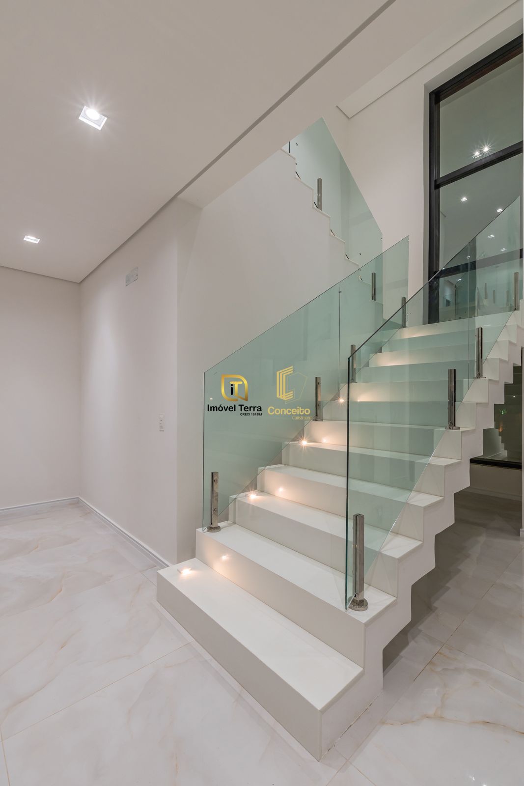Imagem Casa de Condomínio com 5 Quartos à Venda, 356 m² em Cidade Alpha - Eusébio Imagem Casa de Condomínio com 5 Quartos à Venda, 356 m² em Cidade Alpha - Eusébio
