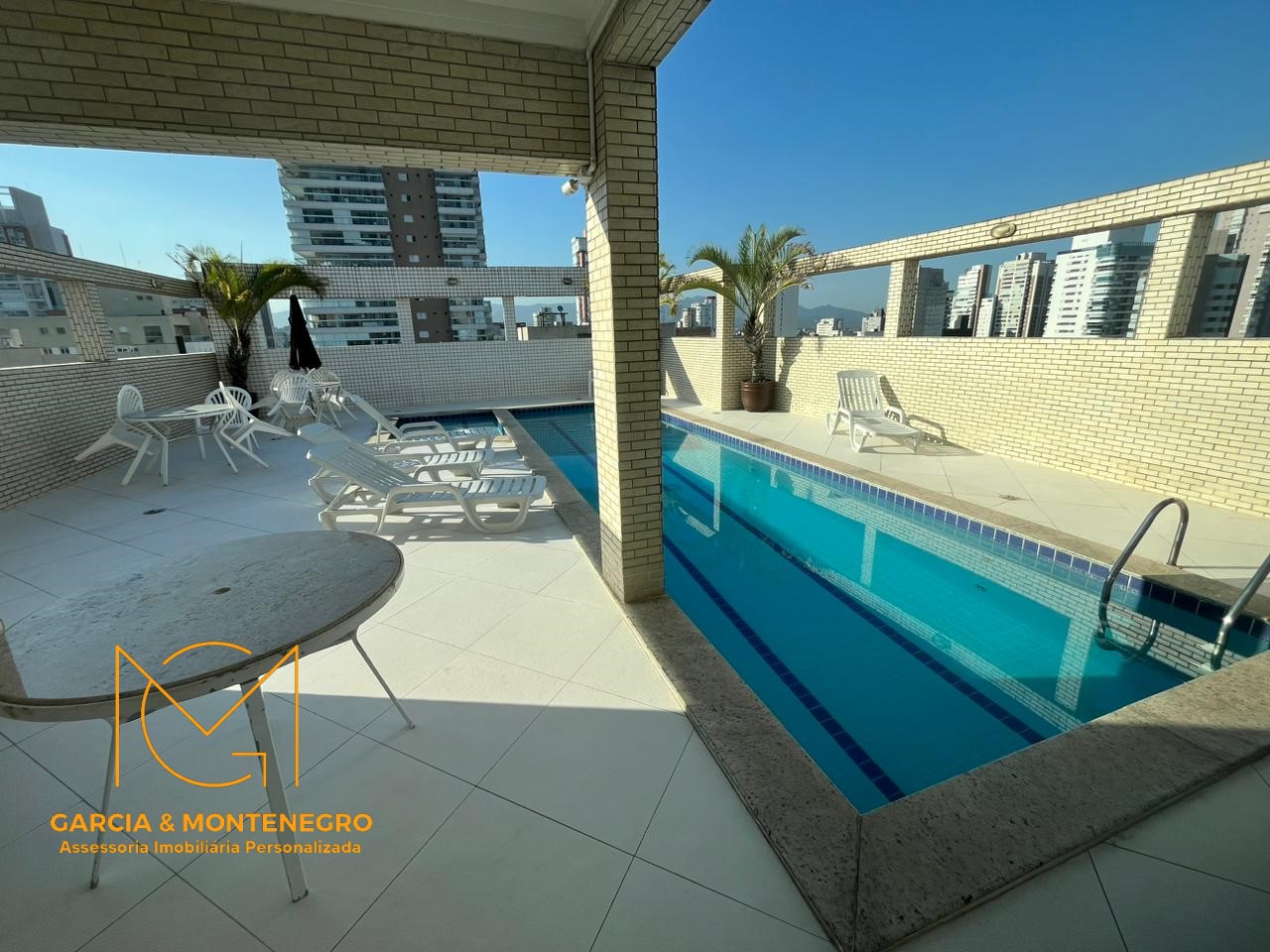 Apartamento com 3 Quartos para Alugar, 200 m²em Gonzaga - Santos