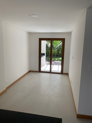 Imagem Casa de Condomínio com 2 Quartos à Venda,  em Praia do Forte - Mata de São João