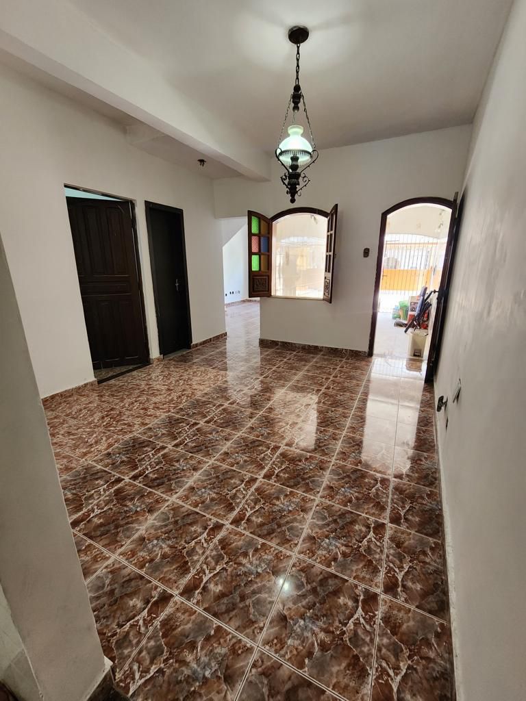 Imagem Casa com 4 Quartos à Venda, 300 m²em Umarizal - Belém Imagem Casa com 4 Quartos à Venda, 300 m²em Umarizal - Belém