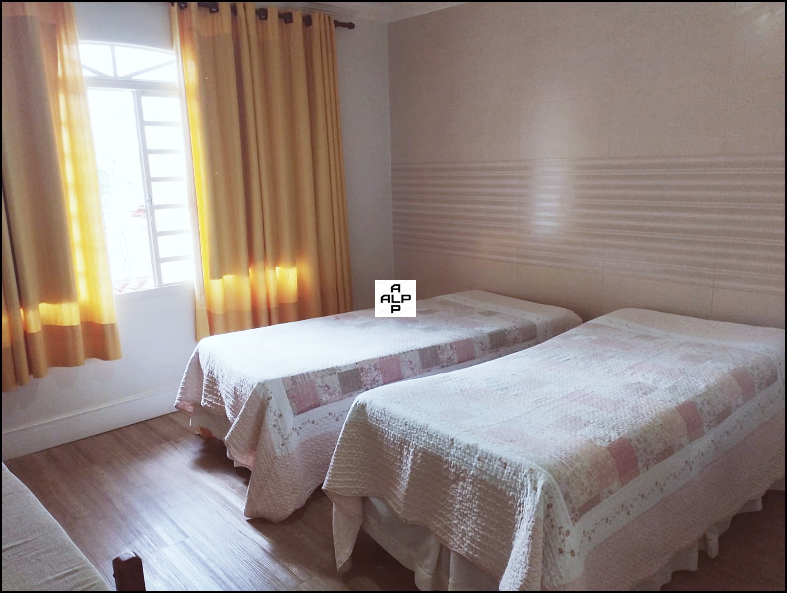 Imagem Sobrado com 4 Quartos à Venda, 250 m²em Taguatinga Sul (Taguatinga) - Brasília