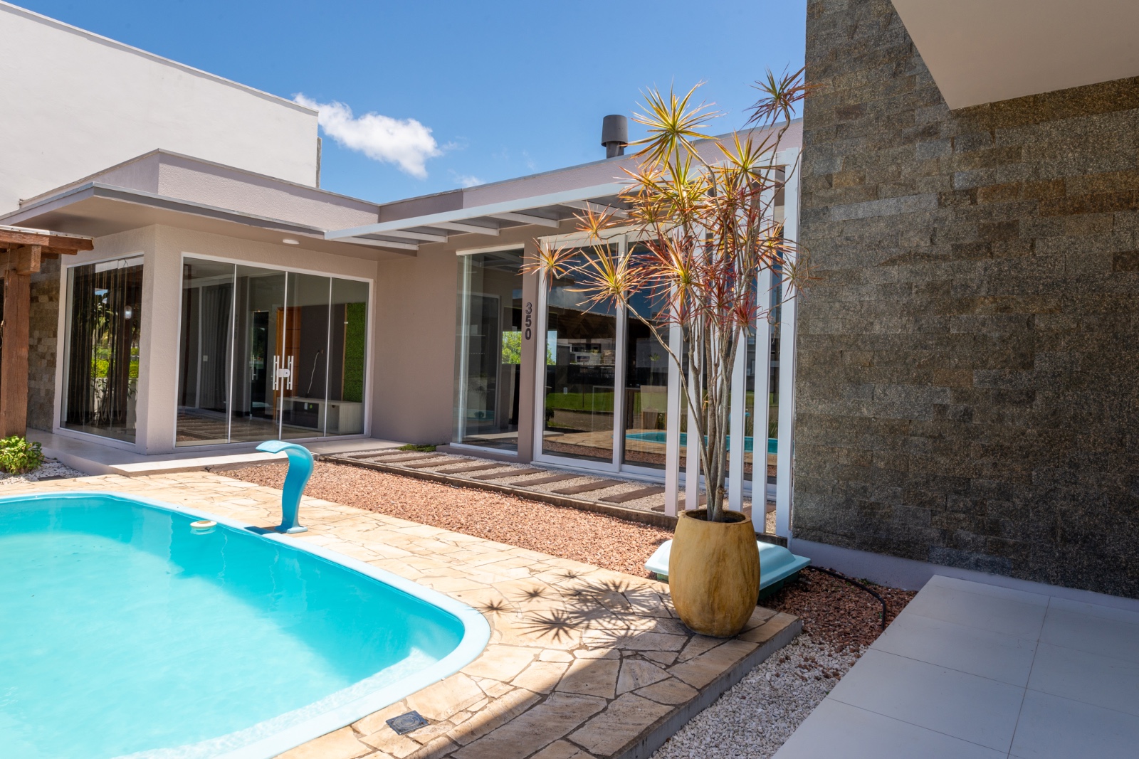 Imagem Casa de Condomínio com 4 Quartos à Venda, 214 m²em centro - Tramandaí Imagem Casa de Condomínio com 4 Quartos à Venda, 214 m²em centro - Tramandaí