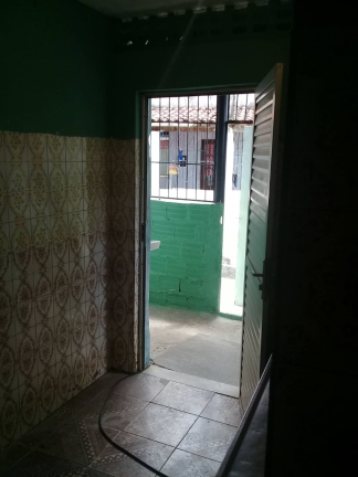Imagem Casa com 2 Quartos à Venda,  em Fazenda Grande do Retiro - Salvador