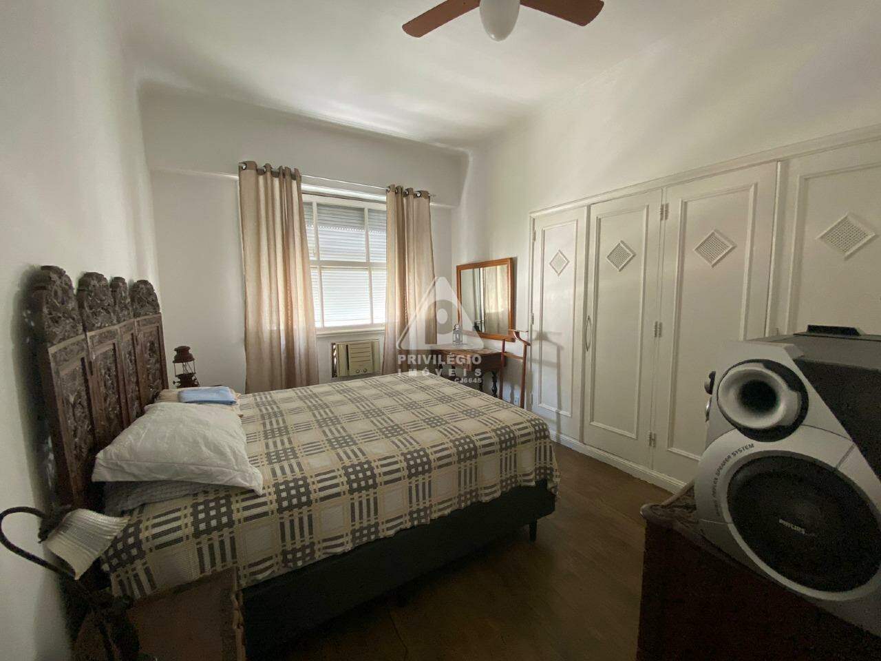 Imagem Apartamento com 3 Quartos à Venda, 160 m²em Copacabana - Rio de Janeiro