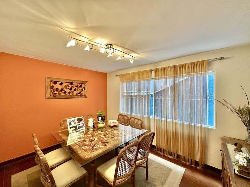 Imagem Casa com 4 Quartos à Venda, 228 m² em Jardim Jussara - São Paulo