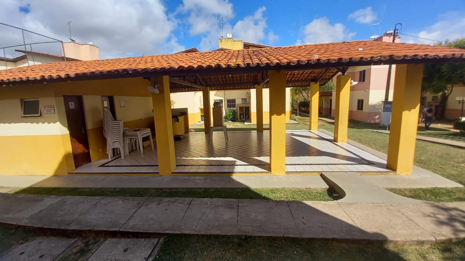 Imagem Apartamento com 2 Quartos à Venda, 46 m²em Itaperi - Fortaleza