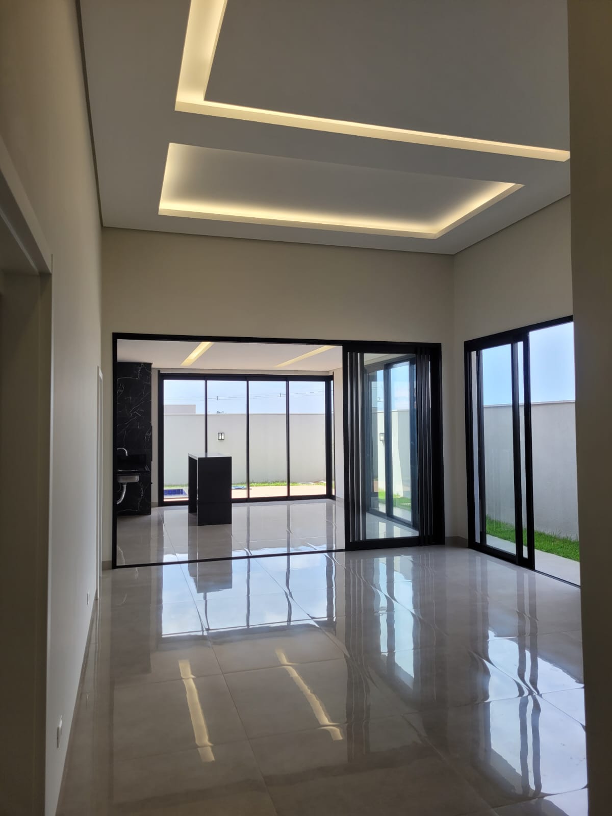 Imagem Casa com 3 Quartos à Venda, 210 m²em Alphaville Campo Grande 3 - Campo Grande
