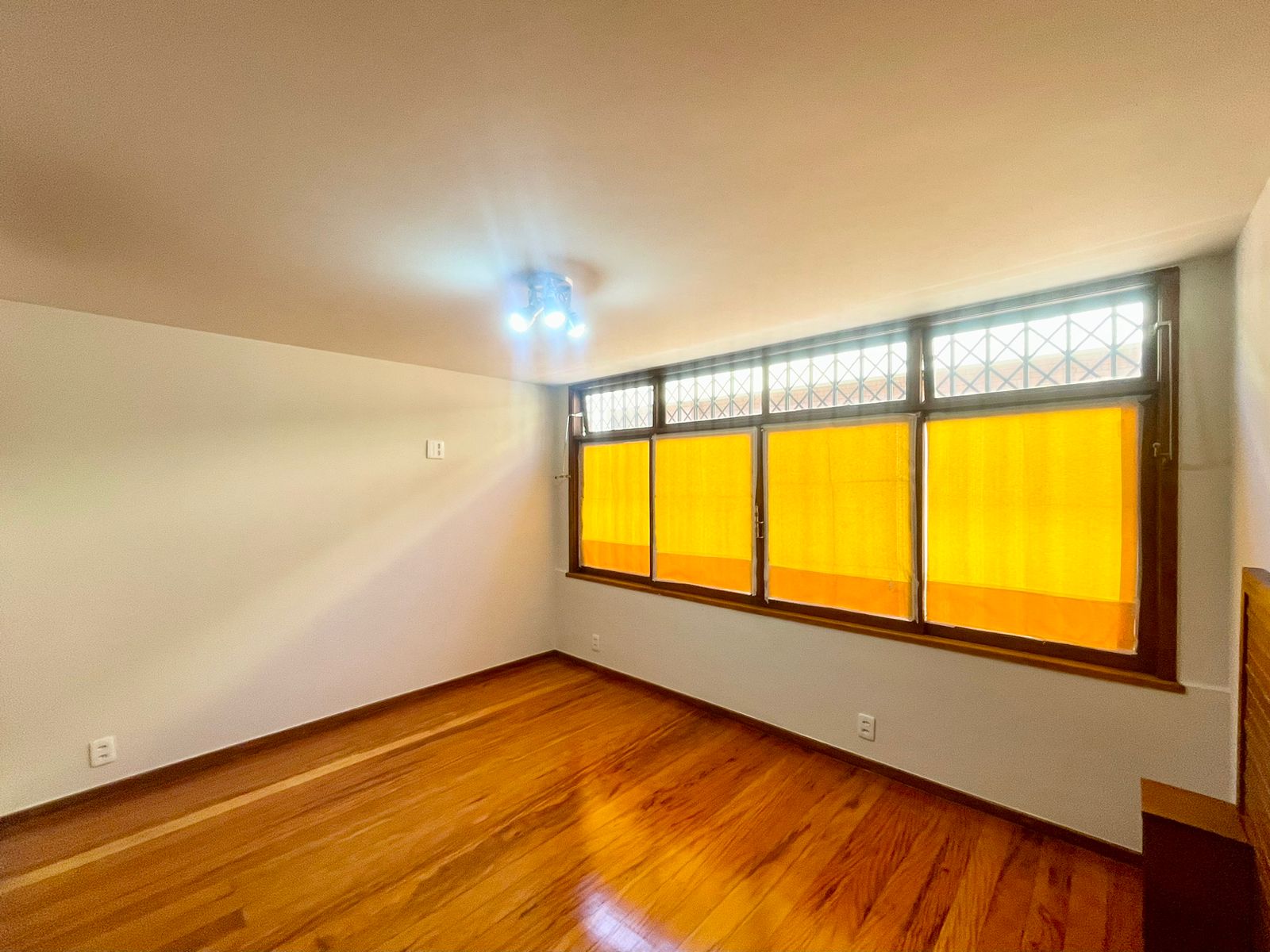 Imagem Casa de Condomínio com 3 Quartos à Venda, 114 m²em Alto - Teresópolis