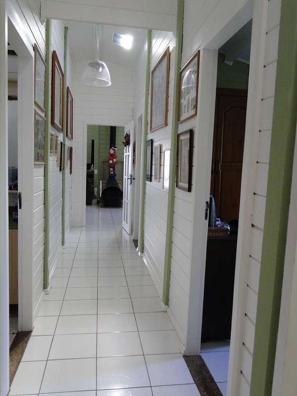 Imagem Casa com 4 Quartos à Venda, 250 m² em Várzea - Teresópolis