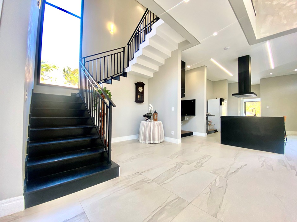 Imagem Casa de Condomínio com 3 Quartos à Venda, 380 m²em Jardim Novo Mundo - Jundiaí Imagem Casa de Condomínio com 3 Quartos à Venda, 380 m²em Jardim Novo Mundo - Jundiaí