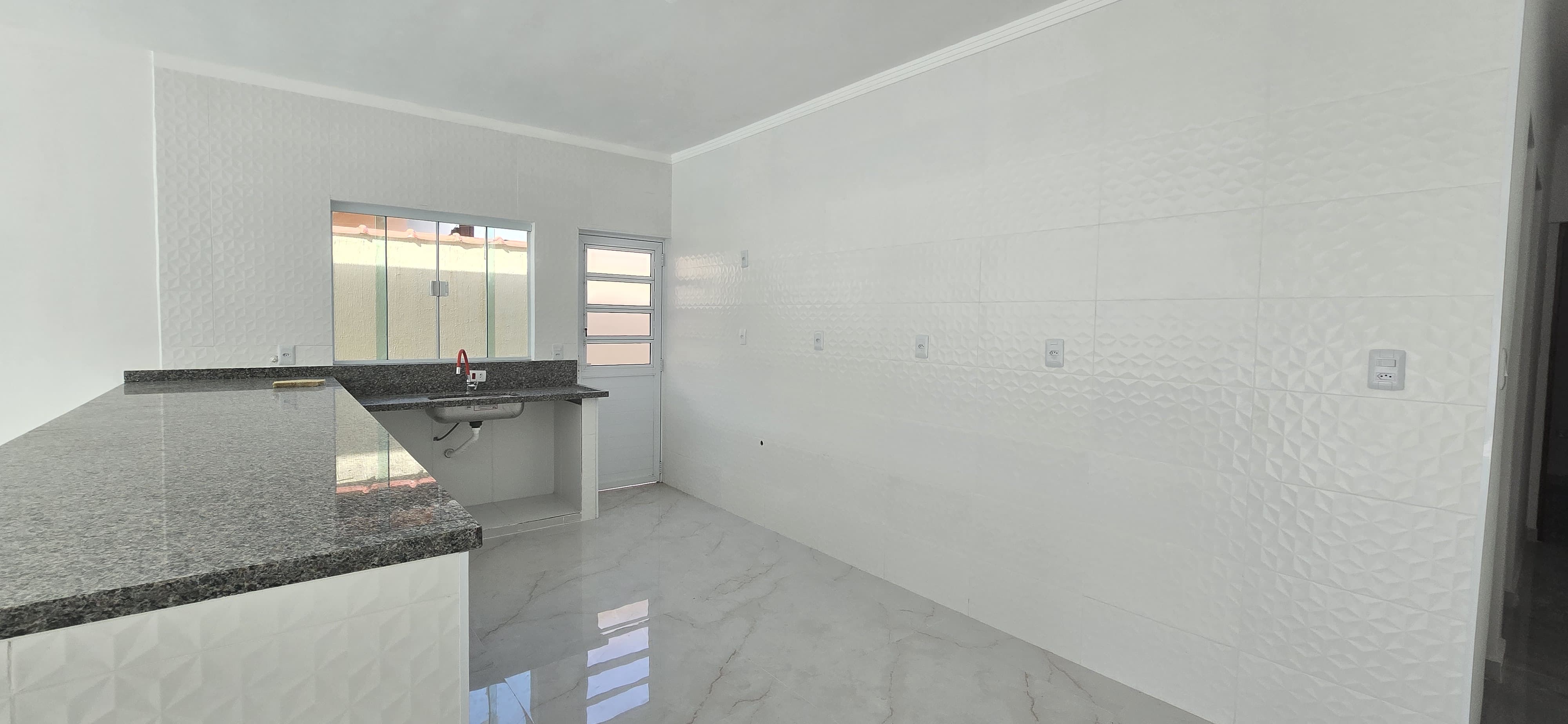 Imagem Casa com 2 Quartos à Venda, 98 m²em Jardim Mosteiro - Itanhaém Imagem Casa com 2 Quartos à Venda, 98 m²em Jardim Mosteiro - Itanhaém