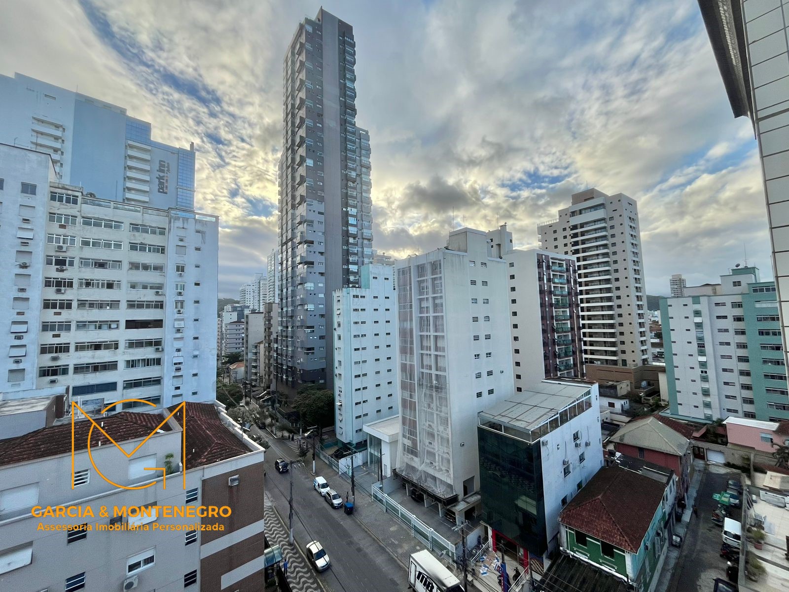 Imagem Apartamento com 2 Quartos à Venda, 110 m²em Pompéia - Santos