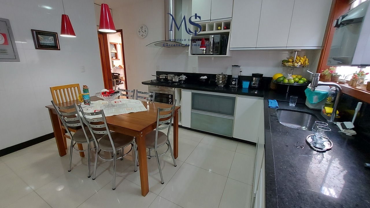 Imagem Casa com 5 Quartos à Venda, 400 m²em Guará II - Brasília Imagem Casa com 5 Quartos à Venda, 400 m²em Guará II - Brasília