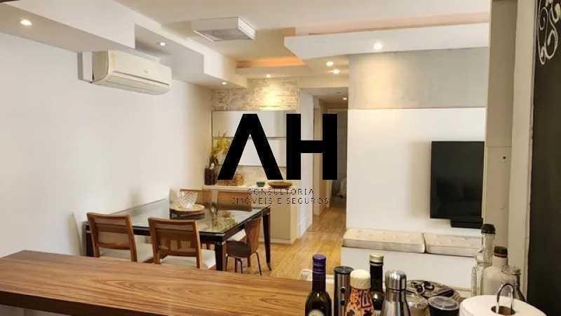 Imagem Apartamento com 3 Quartos à Venda, 96 m²em Santa Rosa - Niterói Imagem Apartamento com 3 Quartos à Venda, 96 m²em Santa Rosa - Niterói