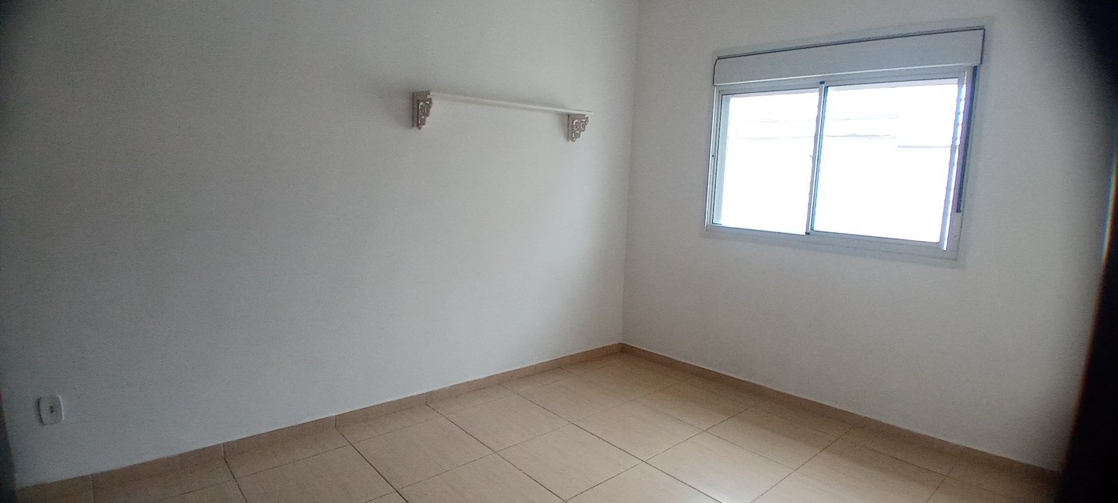 Imagem Casa com 4 Quartos à Venda, 173 m²em Centro - Taubaté Imagem Casa com 4 Quartos à Venda, 173 m²em Centro - Taubaté