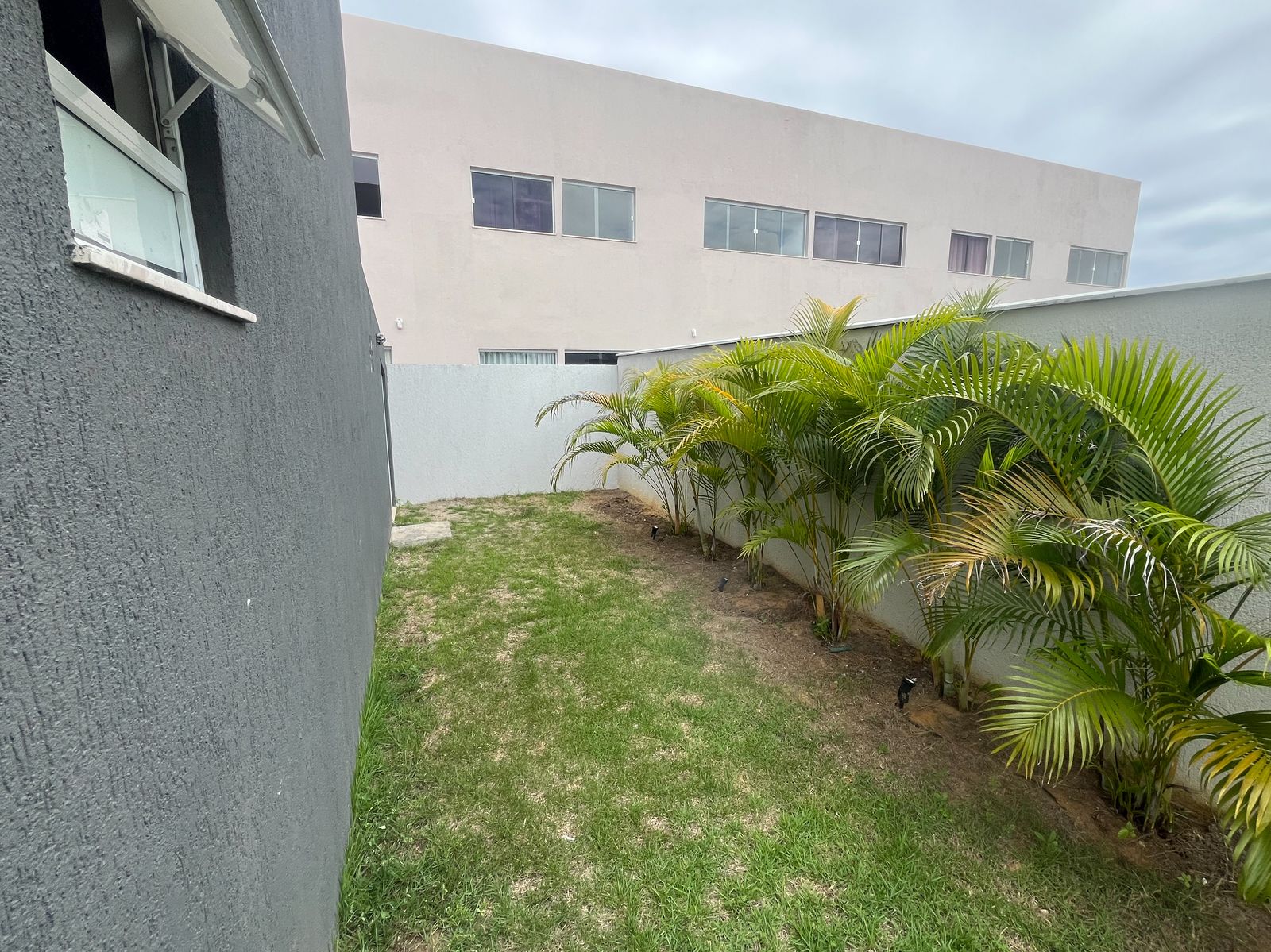 Imagem Casa de Condomínio com 4 Quartos à Venda, 398 m² em Vale do Landirana (Abrantes) - Camaçari Imagem Casa de Condomínio com 4 Quartos à Venda, 398 m² em Vale do Landirana (Abrantes) - Camaçari
