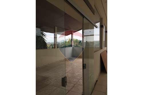 Imagem Galpão à Venda ou Locação, 296 m²em Bom Retiro - São José dos Campos Imagem Galpão à Venda ou Locação, 296 m²em Bom Retiro - São José dos Campos