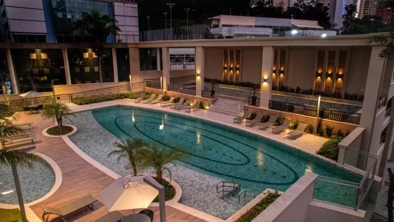 Imagem Apartamento com 4 Quartos à Venda, 233 m²em Real Parque - São Paulo