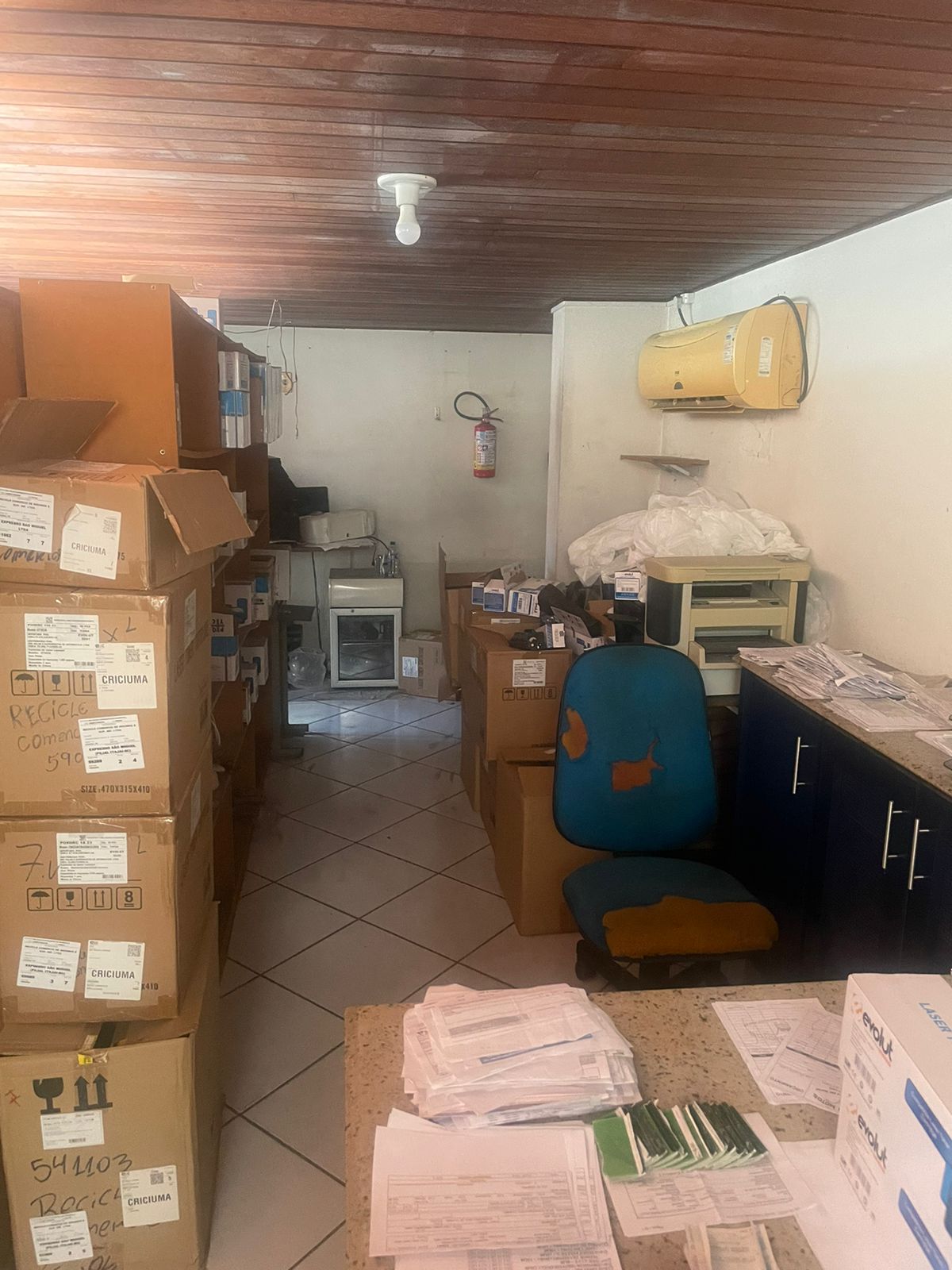 Imagem Sala Comercial à Venda ou Locação, 55 m²em Centro - Criciuma Imagem Sala Comercial à Venda ou Locação, 55 m²em Centro - Criciuma