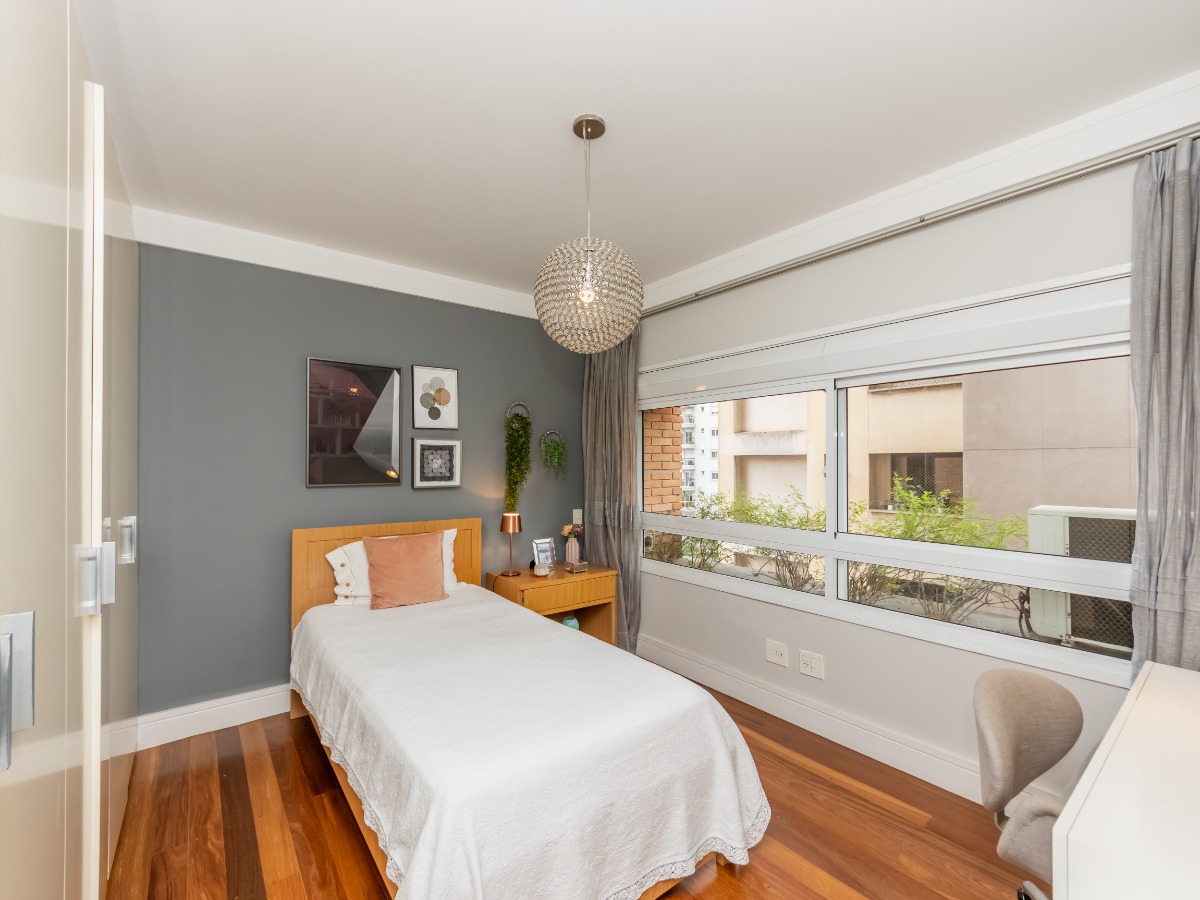Imagem Apartamento com 3 Quartos à Venda, 243 m² em Vila Uberabinha - São Paulo