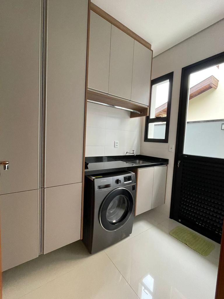 Imagem Casa de Condomínio com 3 Quartos à Venda, 220 m²em Medeiros - Jundiaí
