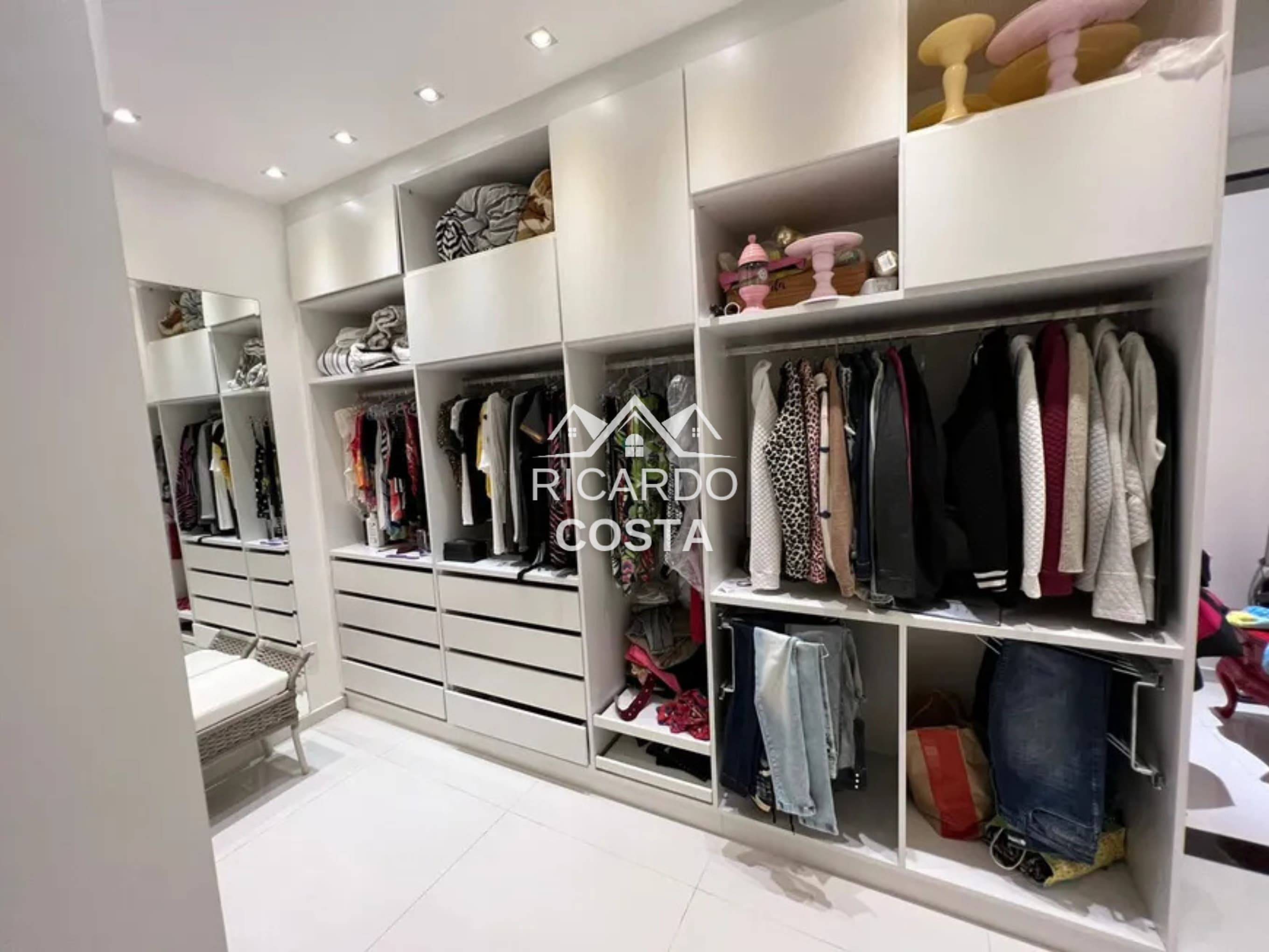 Imagem Casa de Condomínio com 3 Quartos à Venda ou Locação, 310 m² em Jacarepaguá - Rio de Janeiro Imagem Casa de Condomínio com 3 Quartos à Venda ou Locação, 310 m² em Jacarepaguá - Rio de Janeiro