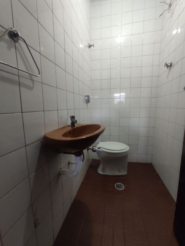 Imagem Casa com 3 Quartos para Alugar, 300 m²em Vila Clarice - São Paulo