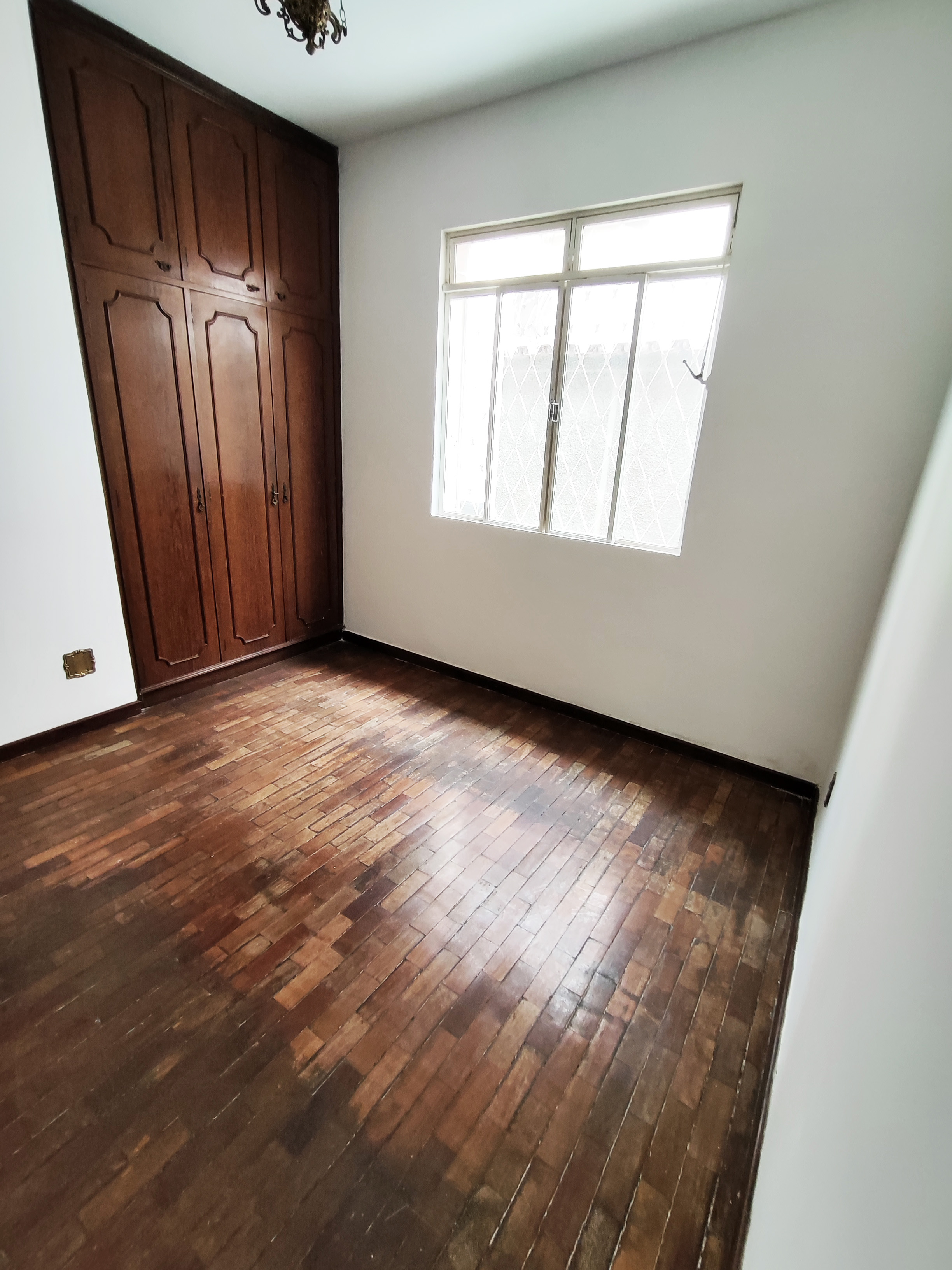 Imagem Casa com 4 Quartos à Venda, 300 m²em Paraíso - Belo Horizonte