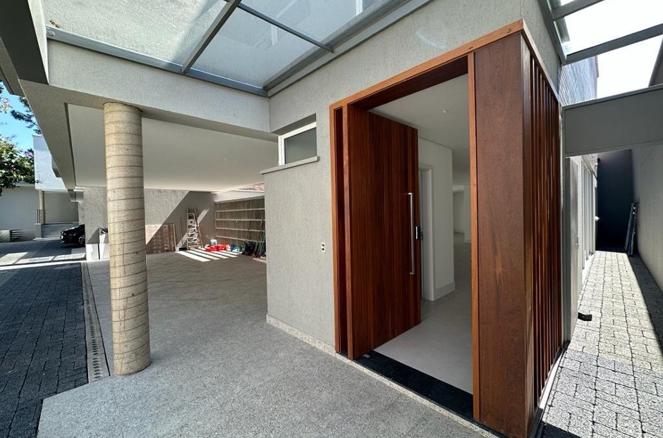Casa de Condomínio com 3 Quartos à Venda, 472 m²em Jardim dos Estados - São Paulo