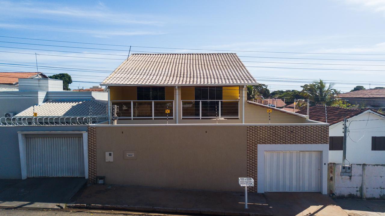 Imagem Casa com 3 Quartos à Venda, 380 m² em Estância Itaici - Caldas Novas