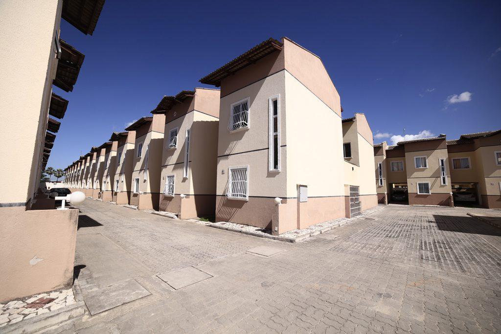 Imagem Casa de Condomínio com 2 Quartos à Venda, 63 m²em Siqueira - Fortaleza