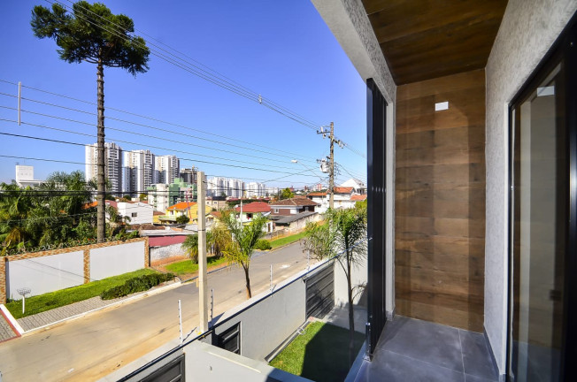 Imagem Sobrado com 3 Quartos à Venda, em Boa Vista - Curitiba Imagem Sobrado com 3 Quartos à Venda, em Boa Vista - Curitiba