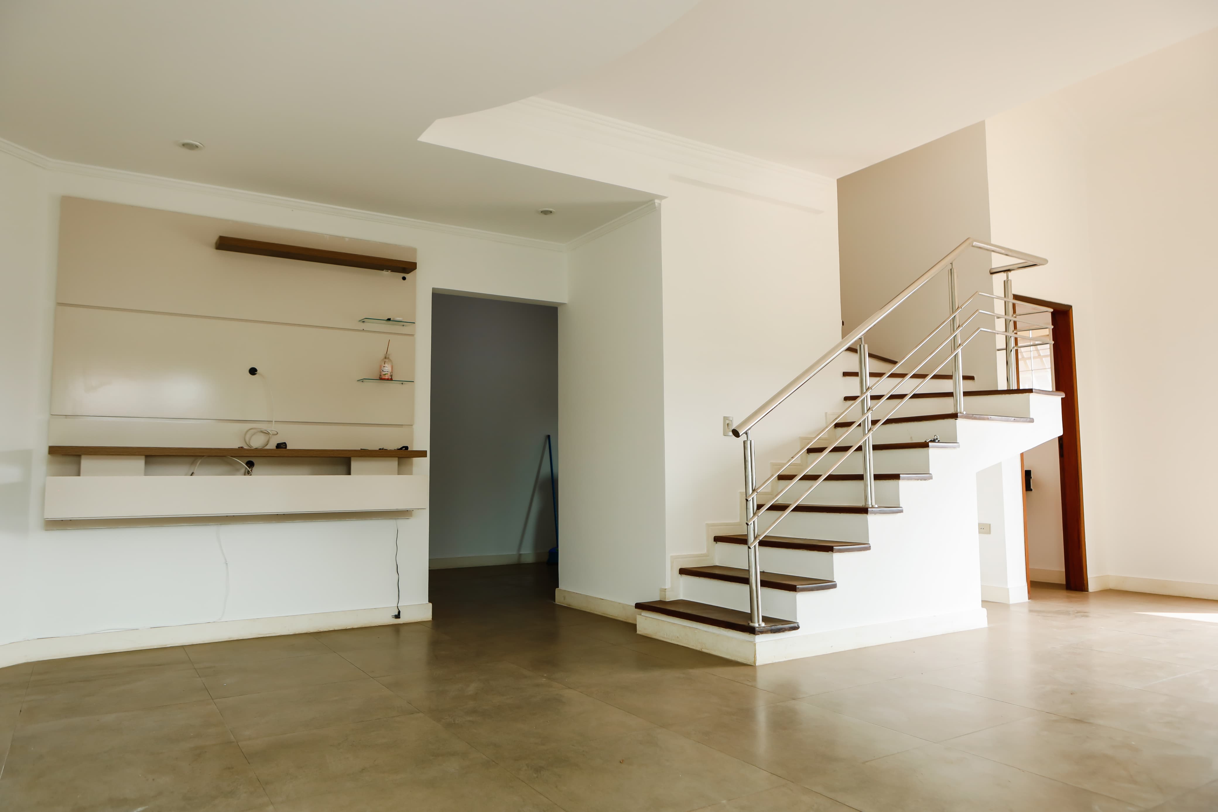 Imagem Sobrado com 3 Quartos à Venda ou Temporada, 160 m²em Jardim Guararapes - Londrina