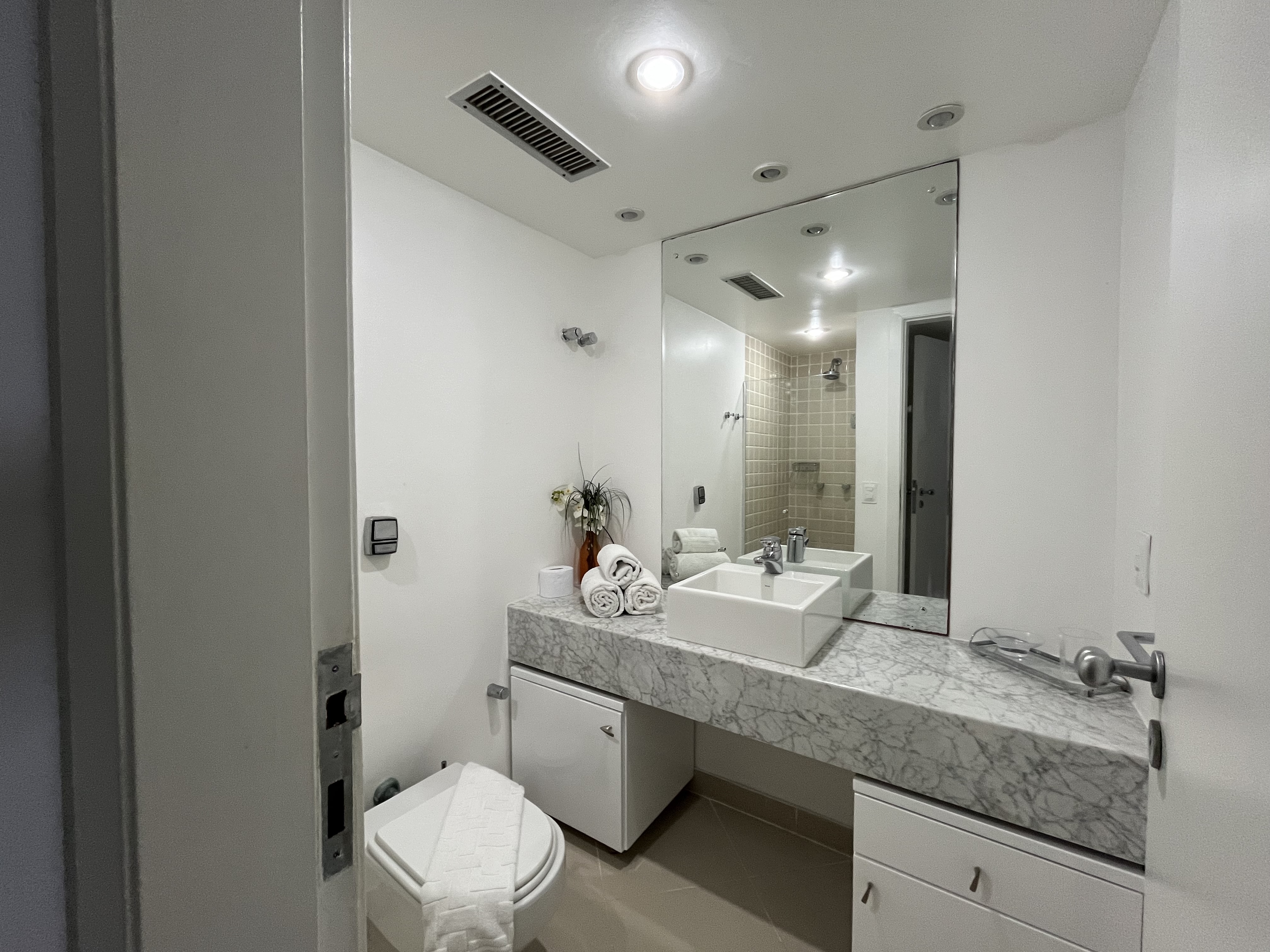 Imagem Apartamento com 2 Quartos à Venda, 65 m²em Ondina - Salvador Imagem Apartamento com 2 Quartos à Venda, 65 m²em Ondina - Salvador
