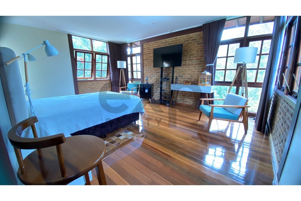 Imagem Casa de Condomínio com 5 Quartos à Venda, 317 m² em Itaipava - Petrópolis