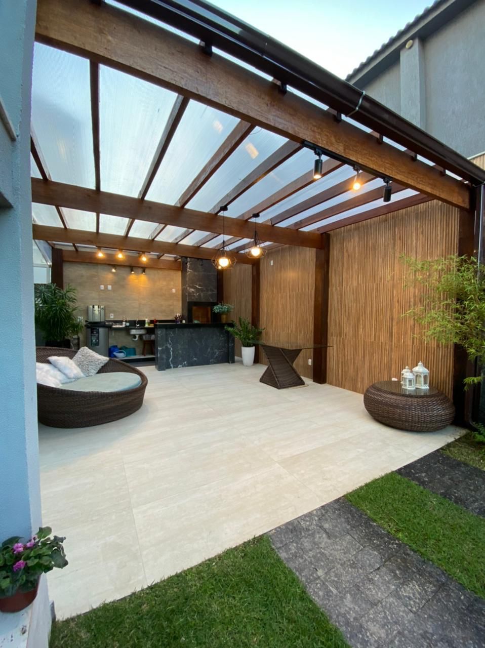 Imagem Casa de Condomínio com 3 Quartos à Venda, 340 m²em Recreio dos Bandeirantes - Rio de Janeiro Imagem Casa de Condomínio com 3 Quartos à Venda, 340 m²em Recreio dos Bandeirantes - Rio de Janeiro