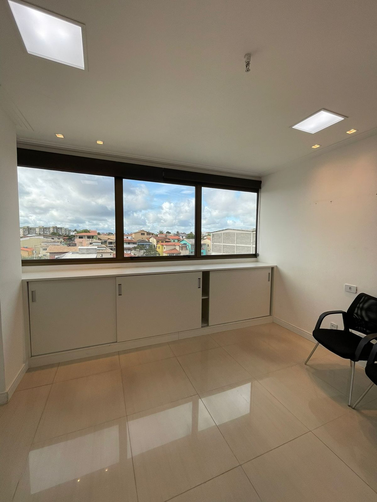 Sala Comercial à Venda, 34 m² em São Cristóvão - Salvador
