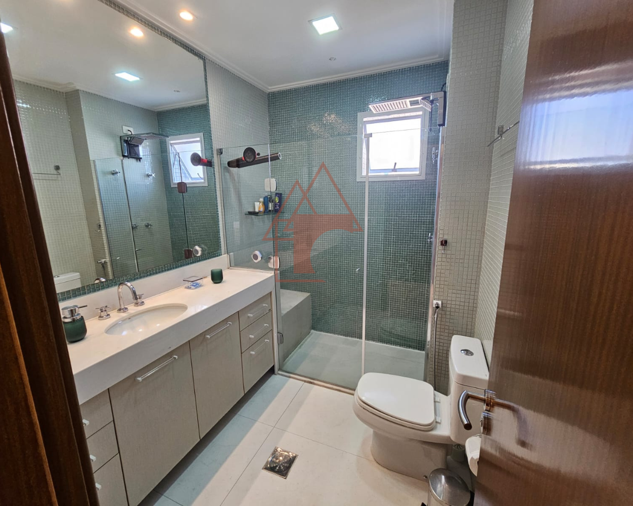 Imagem Apartamento com 3 Quartos à Venda, 114 m² em Pompéia - Santos