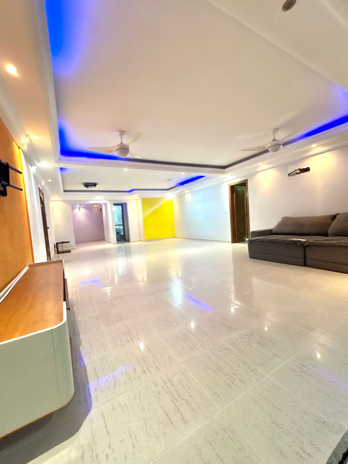 Imagem Apartamento com 3 Quartos à Venda, 295 m²em Canto do Forte - Praia Grande Imagem Apartamento com 3 Quartos à Venda, 295 m²em Canto do Forte - Praia Grande