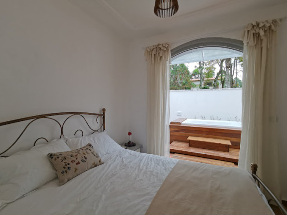 Imagem Chácara com 8 Quartos à Venda,  em Jardim Santa Vitória (Canguera) - São Roque
