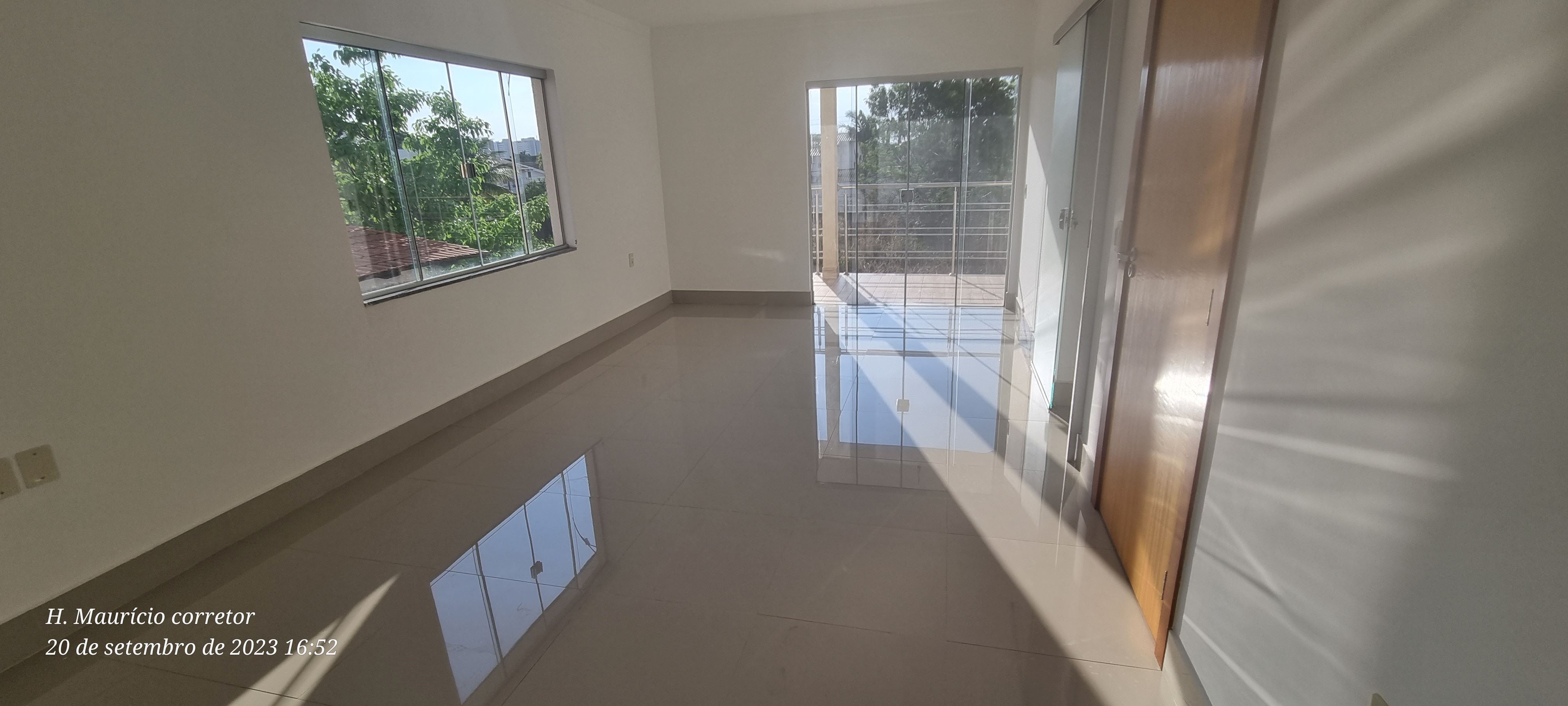 Imagem Sobrado com 4 Quartos à Venda, 377 m²em Setor Jaó - Goiânia Imagem Sobrado com 4 Quartos à Venda, 377 m²em Setor Jaó - Goiânia
