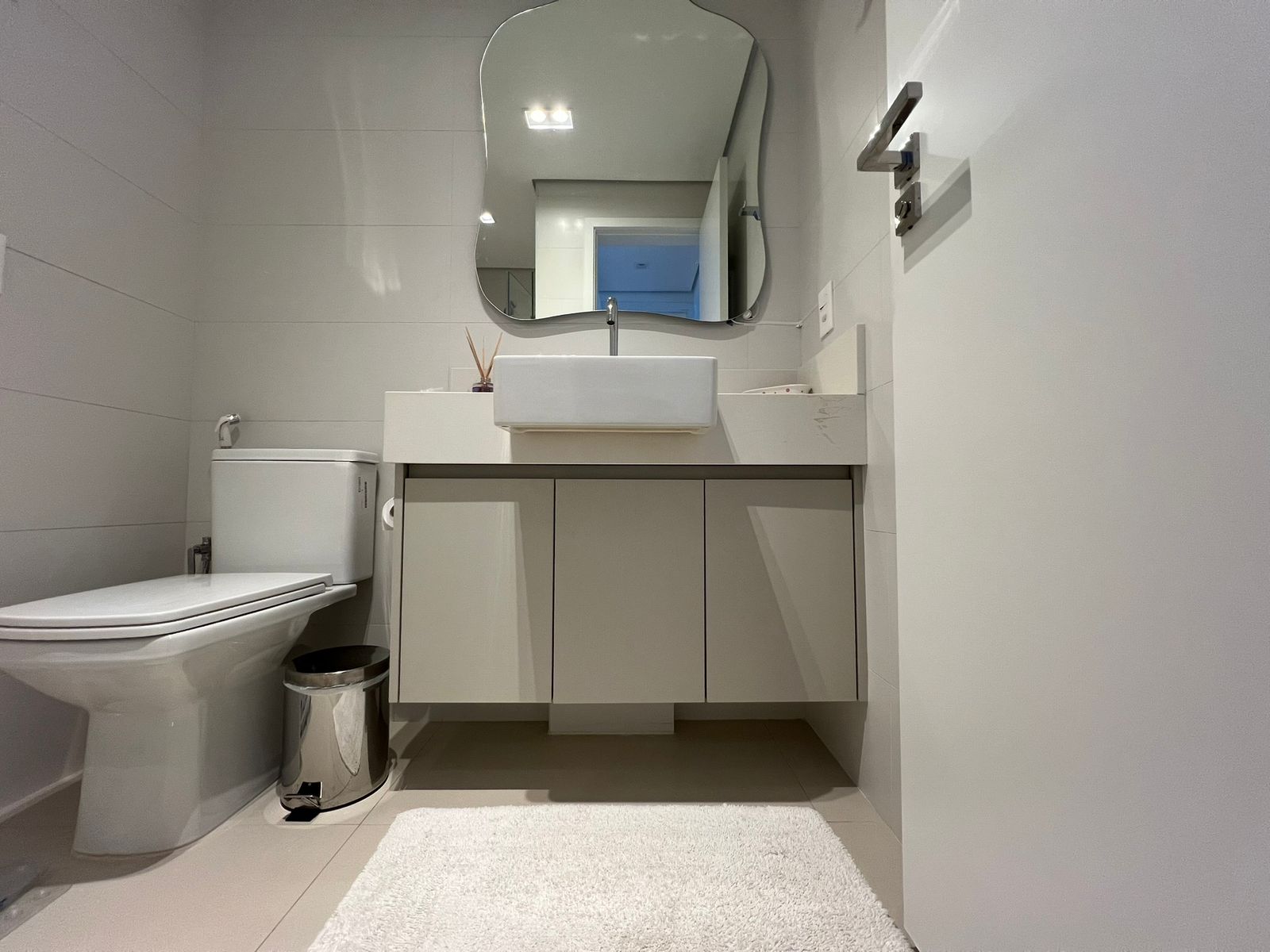 Imagem Apartamento com 4 Quartos para Temporada, 141 m² em Riviera - Bertioga Imagem Apartamento com 4 Quartos para Temporada, 141 m² em Riviera - Bertioga