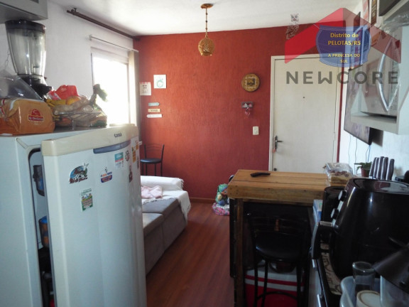 Imagem Apartamento com 2 Quartos à Venda,  em Três Vendas - Pelotas